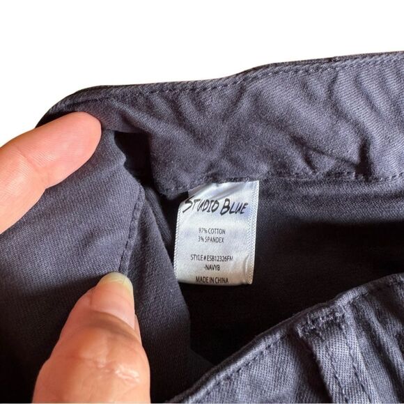 Studio Blue Women's Sophia Mid Rise Utility Shorts Navy Size 28 - Picture 8 of 9